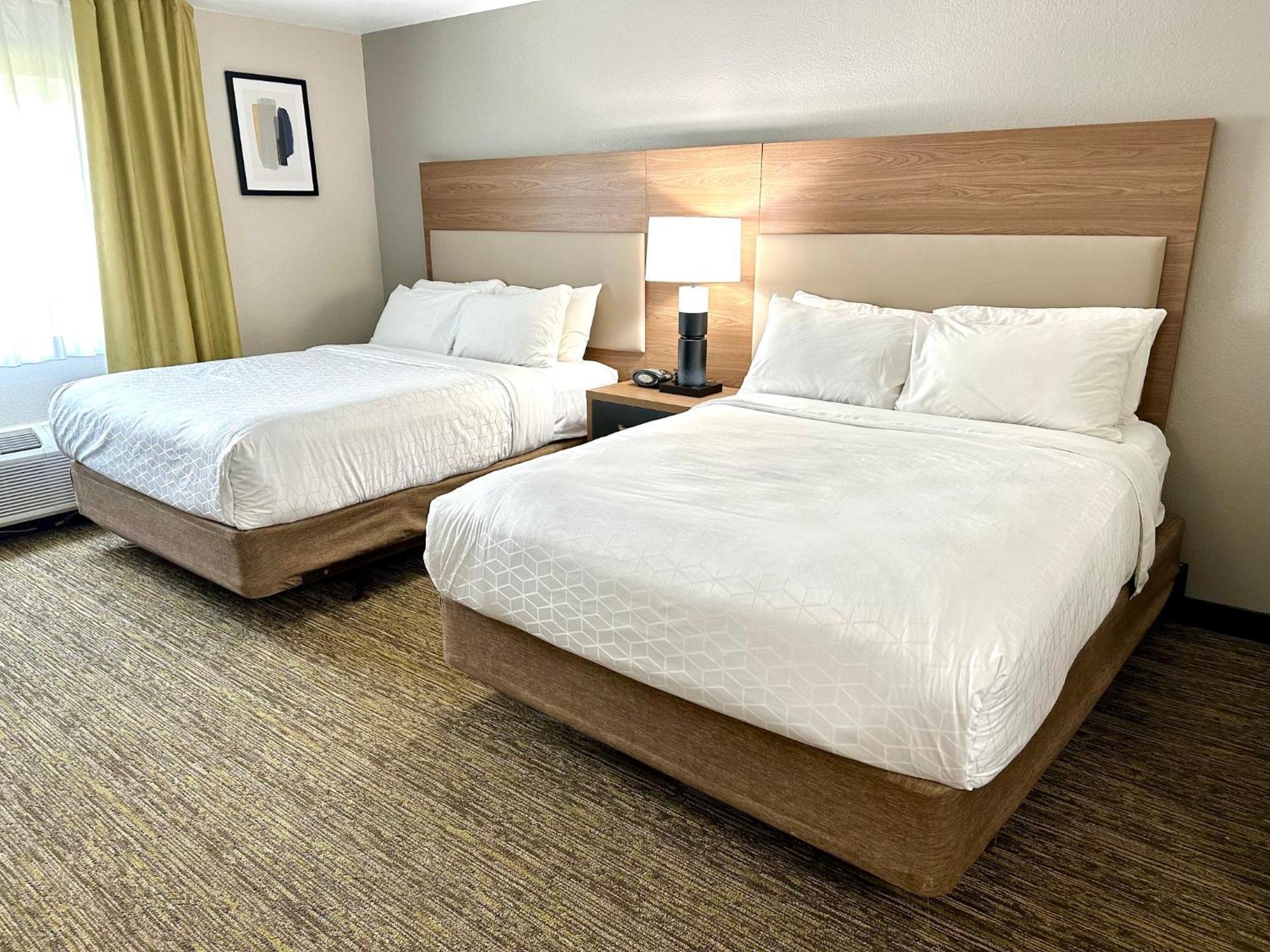 แคนเดิลวู้ด สวีท ซาวานนาห์ แอร์พอร์ต Hotel ภายนอก รูปภาพ